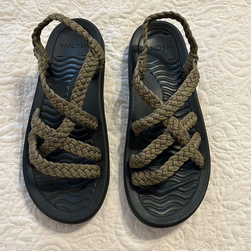 Magnya Sandal